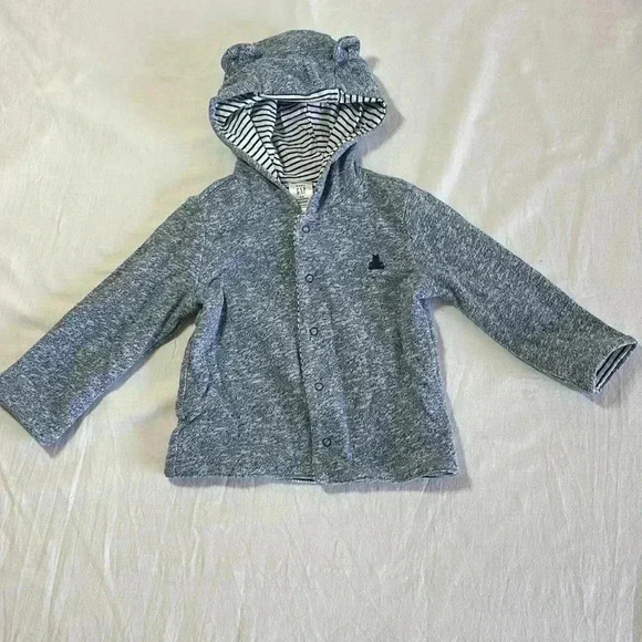 GAP - 3 piece infant outfit. Size 6-12 months - Picture 2 of 12